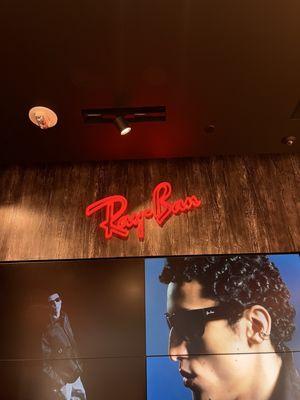 Ray-Ban
