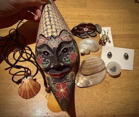 Bibbey's Shells & Rocks