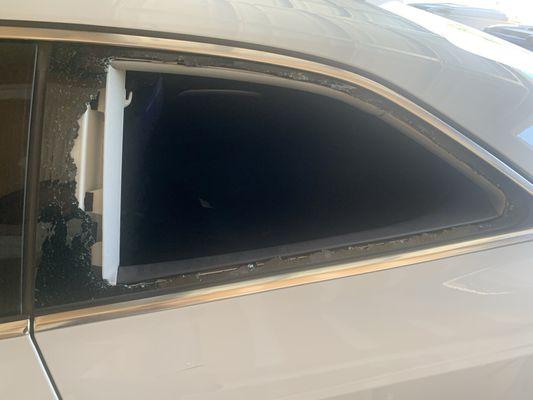 How the car looked after it was returned . This was on the driver side. How could they not see it.