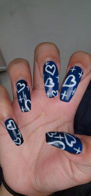 V Nails
