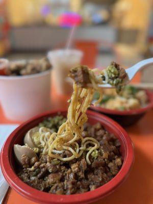 The Braise Pork Belly w garlic noodles @ My fav spot here is Jojo Kitchen Taiwanese Eats 2.20.25