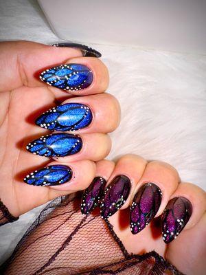 Free hand nail art