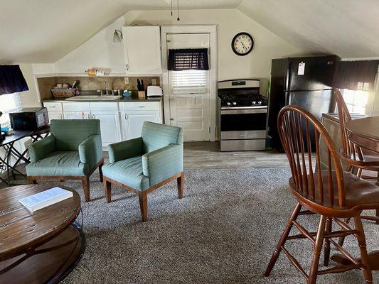 Unit 5, cooking, sitting & dining area