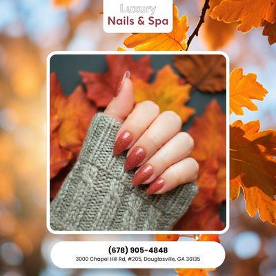 A hint of gold and a touch of nude Elegant, simple, and perfectly thankful. Tap "Book Now" for your holiday-ready nails!
