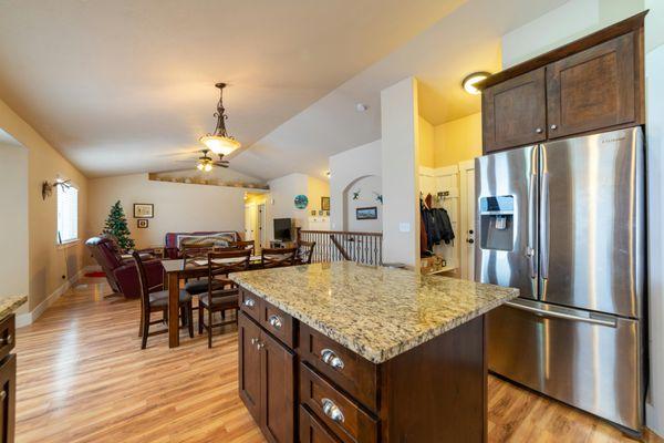 ESOS Countertops & Cabinets