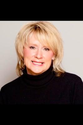 Donna Zuber at Shear Madness