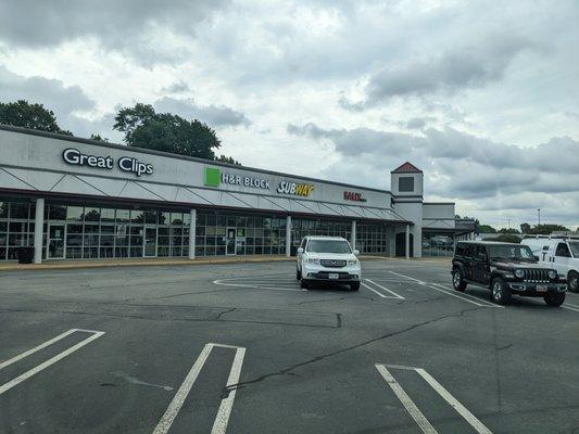 Southpark Crossing, Colonial Heights