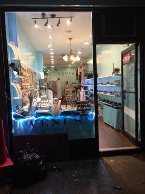 non-description storefront.