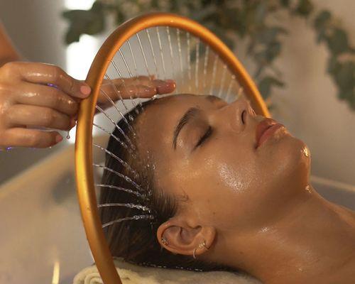 Hydrating Japanese head spa treatment designed to relieve dry, itchy scalp and restore moisture. Deep relaxation + healthy scalp renewal.