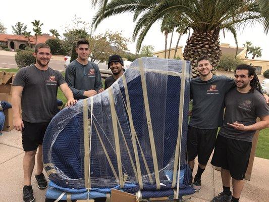 Baby grand pianos pose no problems for the Poindexter crew!