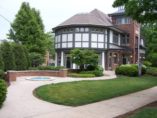 Wendt Landscaping proudly services both The Village of Lake Bluff and The Village of Third Lake.