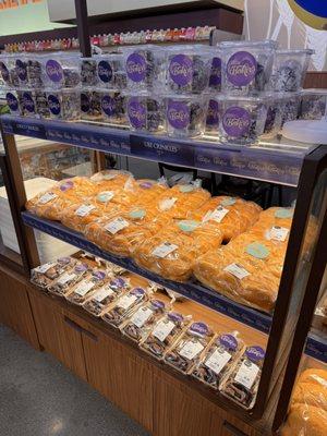 Ube crinkle cookies -pan De leche - Ube loaf