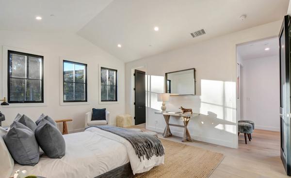 1716 Courtney Ave Los Angeles, CA 90046