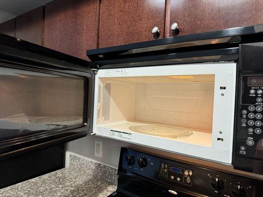 Mercedes’ Cleaning Service