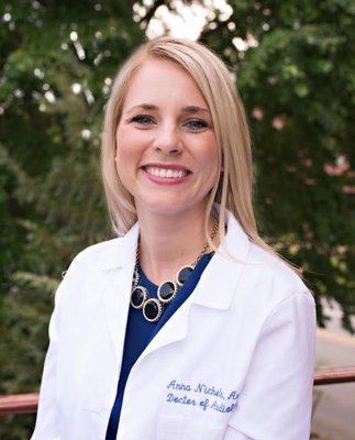 Anna Nichols, Au. D.