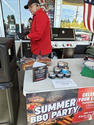 Free burgers in honor of Memorial Day!