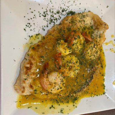 Filet of fish with shrimp