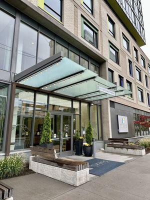 Murano Senior Living by Merrill Gardens