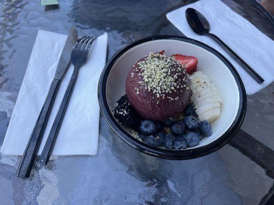 Acai bowl