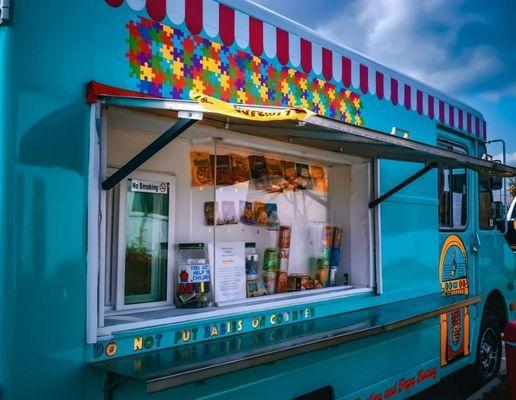 Bentley and Papas Hotdogs