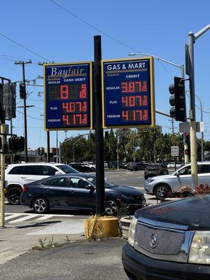 Gas Prices displayed on Friday, August 1st, 2025.
