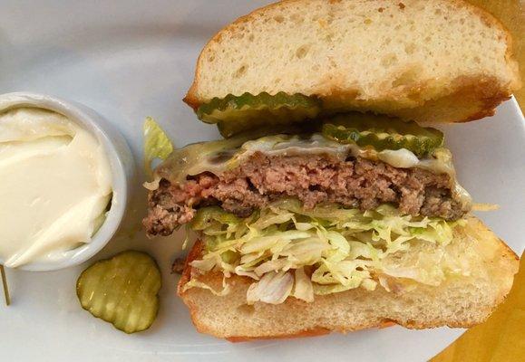 More meat, less bread and lettuce filler, please