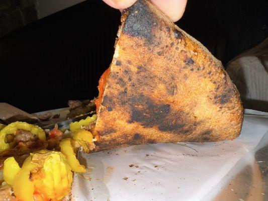 Beautiful pizza undercarriage, the sign of a perfect cook!