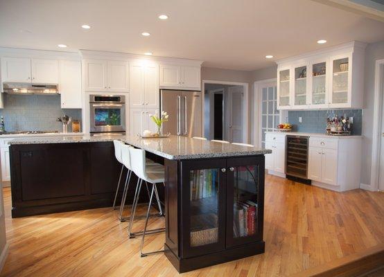 Wall Cabinetry: Star Mero (White Shaker Island Cabinetry: Star Dublin (Espresso Shaker)