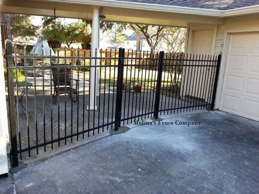 Molina's Fence Company