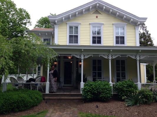 Candle Lite Inn & Guest House