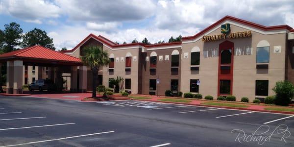 Plenty of parking as well as a Panera Bread Company just behind where I took this pic.