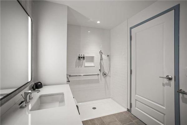 The Highlander at Radford, Tapestry Collection by Hilton