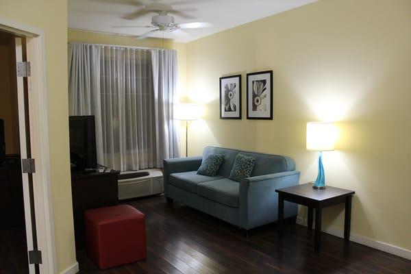 King suite living room