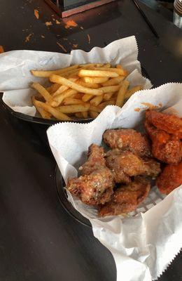 Garlic Parmesan & Buffalo Wings w/ Fries