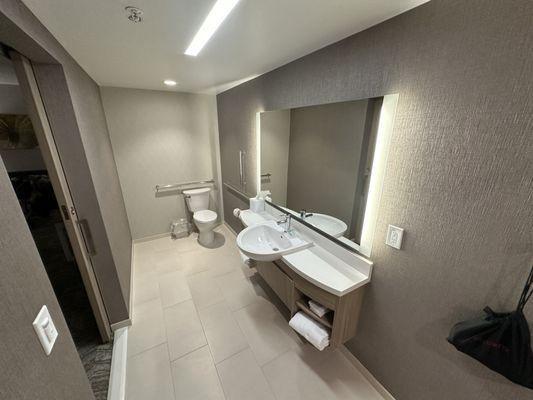 Accessible guest bathroom