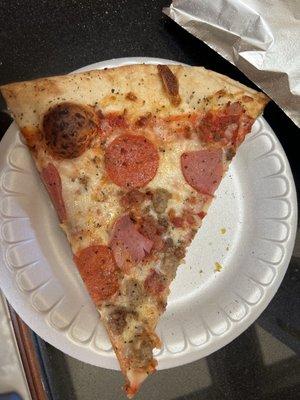 Carnivore pizza..(minus green peppers.)