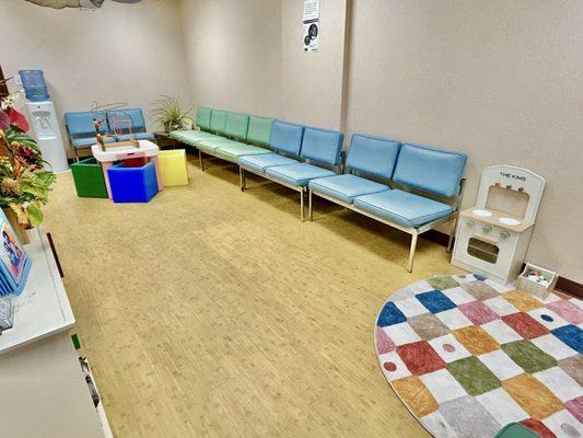 Come visit us in our Moiliili clinic, just above Down to Earth. Free parking for up to two hours.