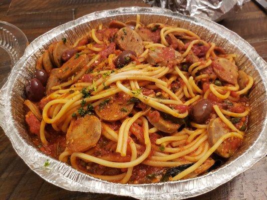 Spaghetti puttenesca w.sausage added