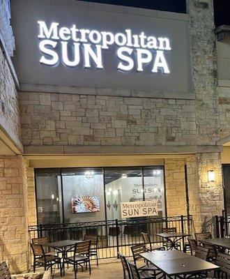 Store Front, next to Gallo Nerio and Starwood Cafe