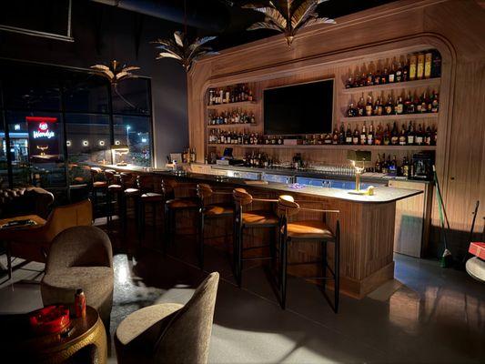 The Cigar Shop On the Rocks