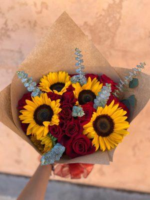 Chino Lupita’s Flowers and Party Supplies