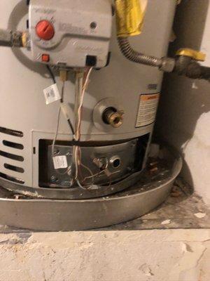 No front plate on the water heater