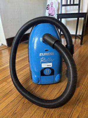 Hollywood Electric Vacuum & Sewing