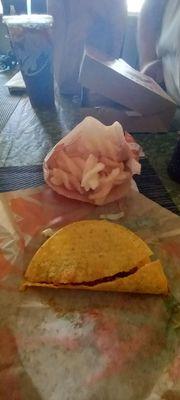 No cinnamon on the "cinnamon twist" and look at my broke ass taco ( mu husband's was also the same)