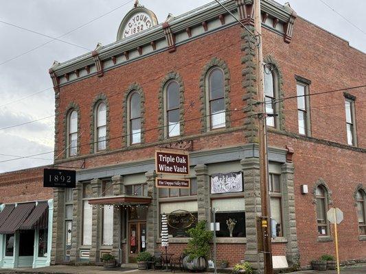 Home of Triple Oak Wine Vault and Oakland Coffee Co