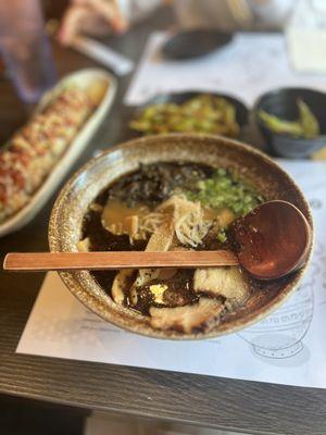 Black tonkatsu ramen
