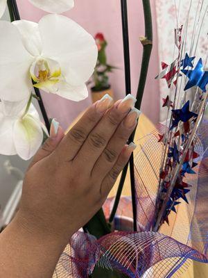 ely's nail salon llc