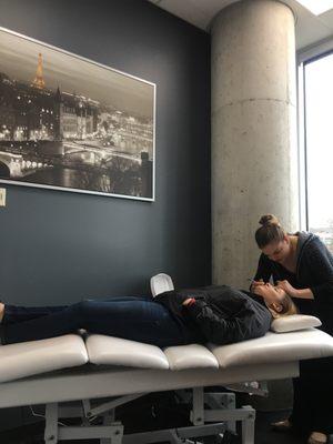 Cleaning up those brows!