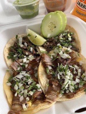 Taqueria La Mamalona