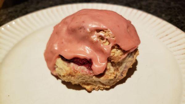 Vegan strawberry scone ($3). Pretty good. Frosting was really sweet, though.